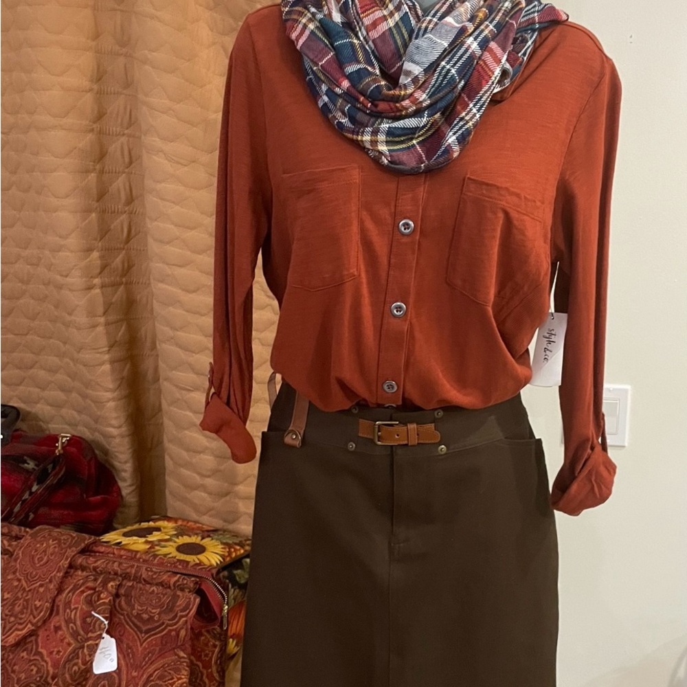 🍁Autumn button down🍁 - Picture 4 of 16